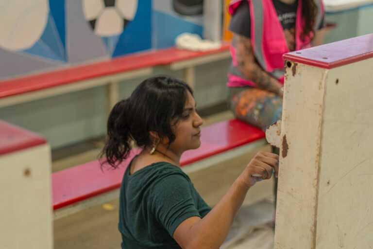 Zastosowanie sztuki w przestrzeni publicznej - murale i rzeźby miejskie